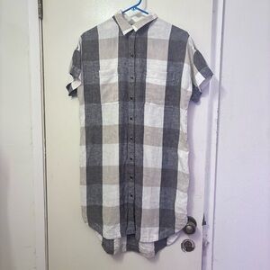 Old Navy Women's Gray and White Plaid Button-Down Dress